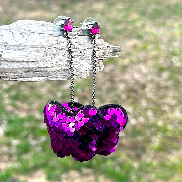 NWT Betsey Johnson Purple Sequin Heart Hematite Linear Drop Earrings - Picture 4 of 4